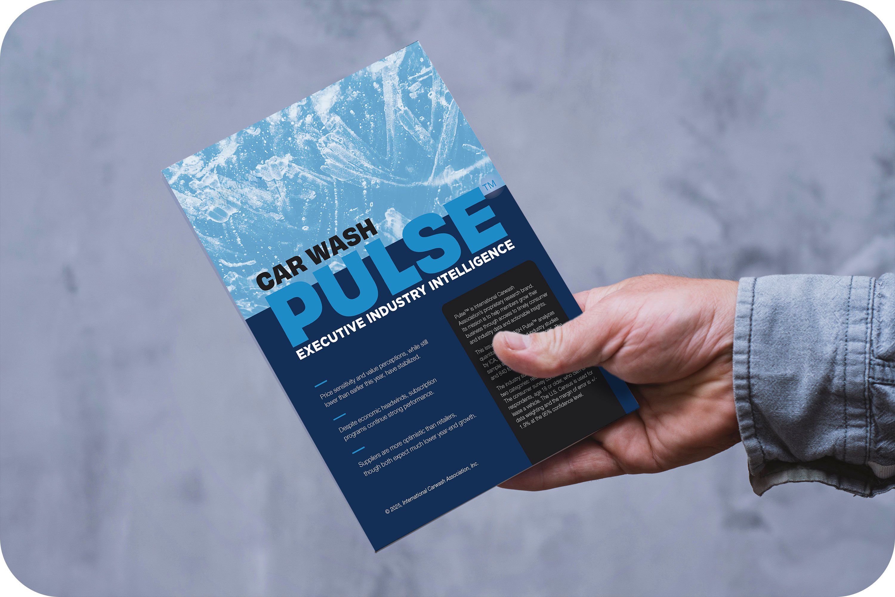 hand_holding_pulse_industry_3000x2000